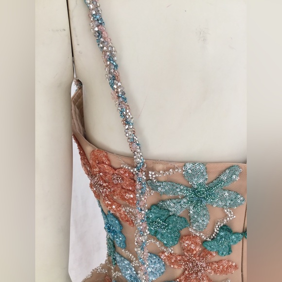 TONY WARD RTW SAMPLE SALE!! Spring/Summer 2022 #6 - Picture 6 of 10